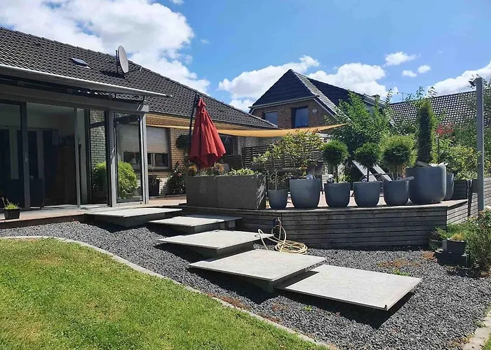 Mit Grossen Garten, Wintergarten Und Kamin Appartement